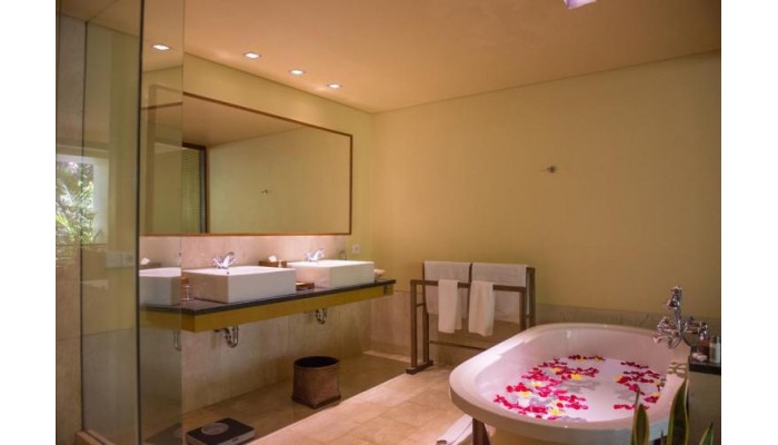 Hotel Komaneka At Rasa Sayang poza 9